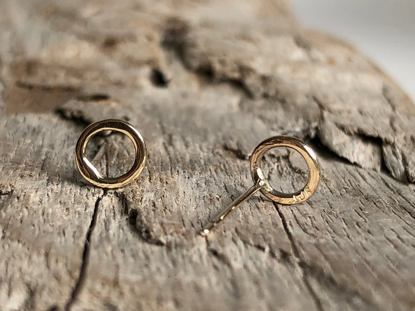 Handmade Circle O 9k Gold Stud Earrings