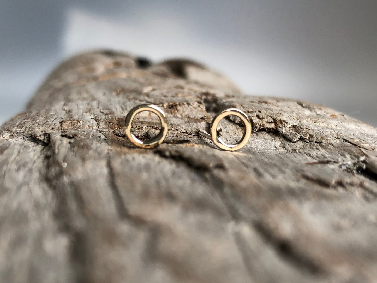 Handmade Circle O 9k Gold Stud Earrings